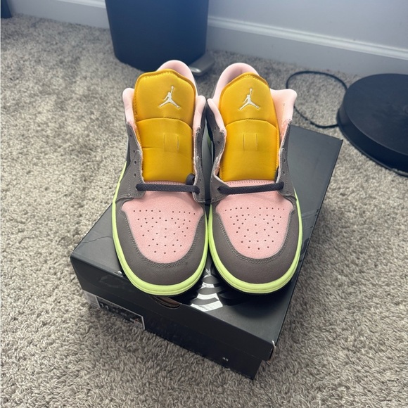 Jordan 1 Low Biohack - Picture 2 of 5